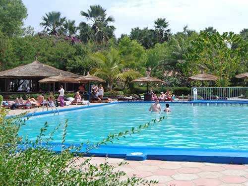 Holiday Beach Club Kololi Buitenkant foto